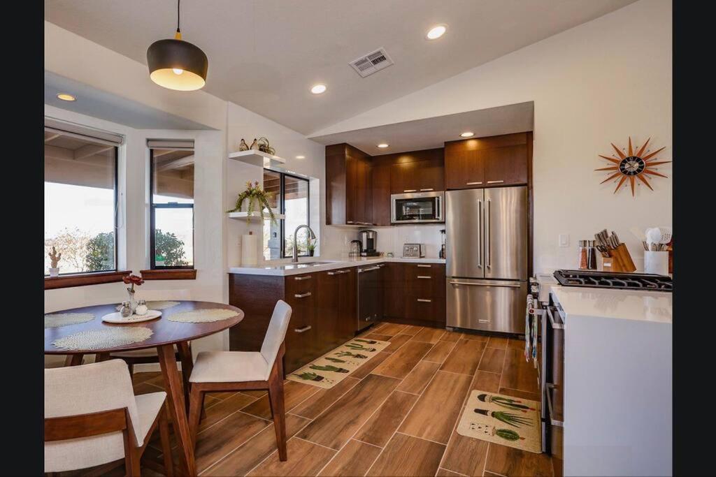 Holiday home Breathtaking Roadrunner Heights