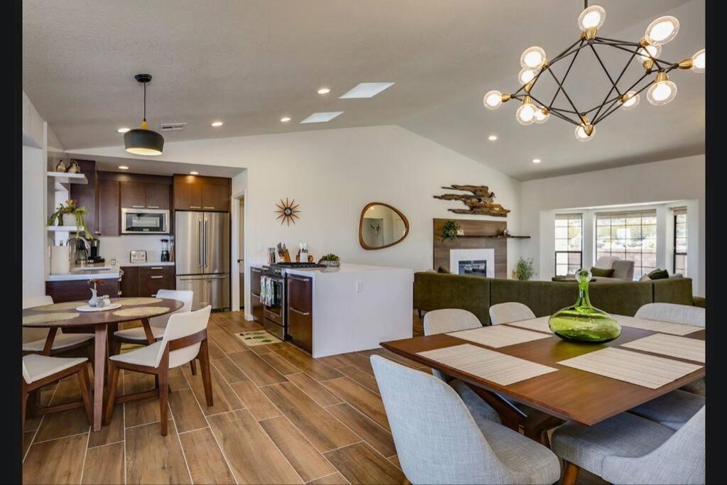 Breathtaking Roadrunner Heights Holiday home *